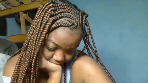 allizida01 online show from November 21, 2025, 8:24 am