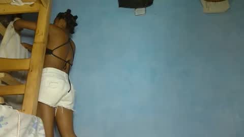 allizida01 online show from November 23, 2025, 2:28 pm