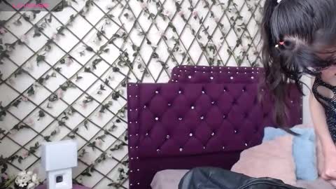 Snapshot of alllisson_ chatting on March 18, 2026, 7:39 pm alllisson_ online show from March 18, 2026, 7:39 pm