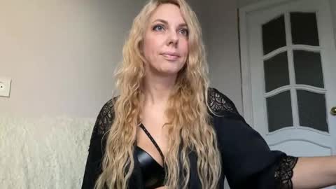 Snapshot of allmaybe chatting on May 24, 2026, 4:34 pm Nika online show from May 24, 2026, 4:34 pm