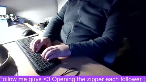 Snapshot of allowis2 chatting on December 15, 2025, 8:57 pm allowis2 online show from December 15, 2025, 8:57 pm