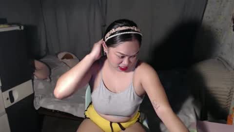 Snapshot of alluring_bobbies chatting on December 7, 2024, 4:14 pm dhiharu online show from December 7, 2024, 4:14 pm