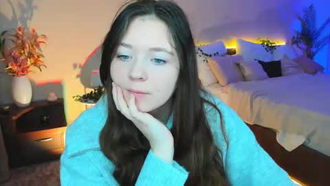 Snapshot of alluringeyess chatting on October 19, 2025, 4:35 am alluringeyess online show from October 19, 2025, 4:35 am