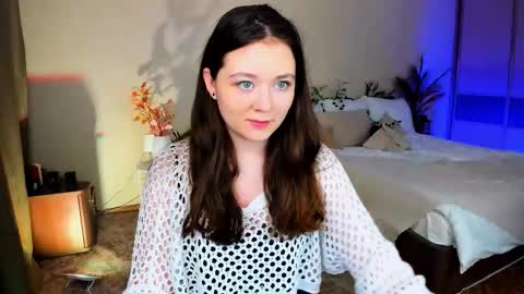 Snapshot of alluringeyess chatting on November 18, 2025, 11:14 am alluringeyess online show from November 18, 2025, 11:14 am