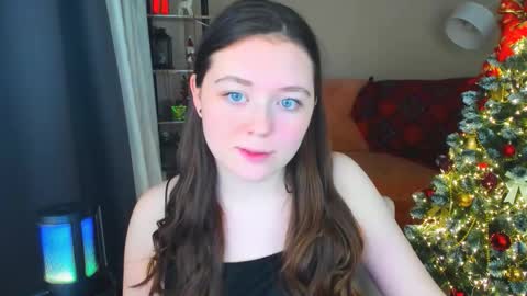 Snapshot of alluringeyess chatting on December 20, 2025, 6:04 pm alluringeyess online show from December 20, 2025, 6:04 pm