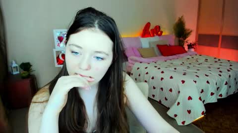 Snapshot of alluringeyess chatting on February 14, 2026, 6:43 am alluringeyess online show from February 14, 2026, 6:43 am