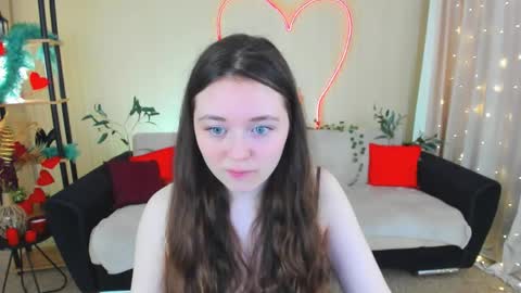 alluringeyess online show from May 16, 2026, 4:28 pm
