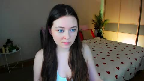 alluringeyess online show from May 26, 2026, 4:14 pm