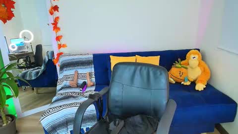 Snapshot of ally_riso chatting on October 4, 2025, 1:36 am Ally help me reach 100 satisfaid online show from October 4, 2025, 1:36 am