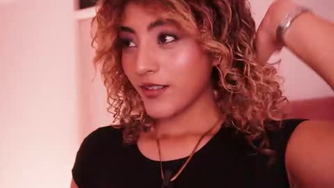 Snapshot of ally_summer chatting on February 8, 2026, 3:43 am ally_summer online show from February 8, 2026, 3:43 am