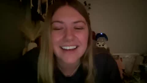 Snapshot of allyanalangel chatting on February 13, 2025, 5:37 am allyanalangel online show from February 13, 2025, 5:37 am