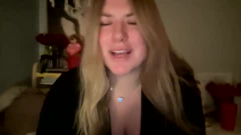 Snapshot of allyanalangel chatting on February 18, 2025, 2:05 am allyanalangel online show from February 18, 2025, 2:05 am
