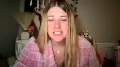 Snapshot of allyanalangel chatting on March 9, 2025, 12:10 am allyanalangel online show from March 9, 2025, 12:10 am