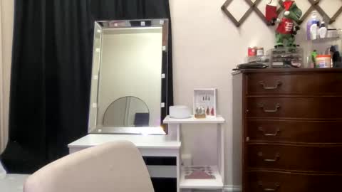 allyanalangel online show from November 15, 2025, 5:16 am