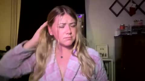 allyanalangel online show from November 23, 2025, 6:46 am