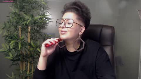         online show from January 25, 2025, 10:39 pm