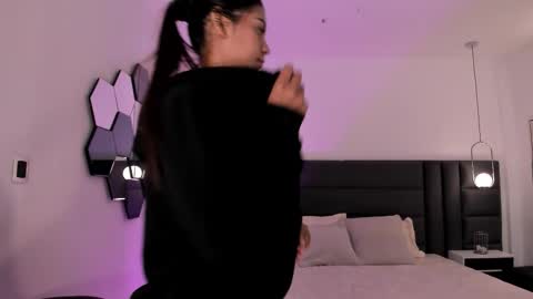 Snapshot of allyjensen chatting on October 18, 2025, 10:16 am Alisson online show from October 18, 2025, 10:16 am