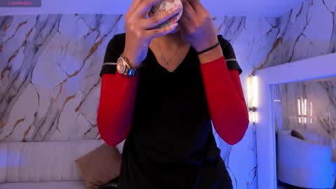 Snapshot of allyjensen chatting on December 18, 2025, 10:10 am Alisson online show from December 18, 2025, 10:10 am