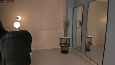 Alisson online show from December 23, 2025, 10:24 am