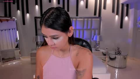 Alisson online show from April 11, 2026, 10:19 am