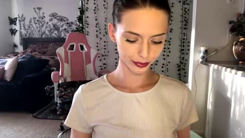 Ally Girl In Her Ally World online show from February 22, 2025, 1:00 am