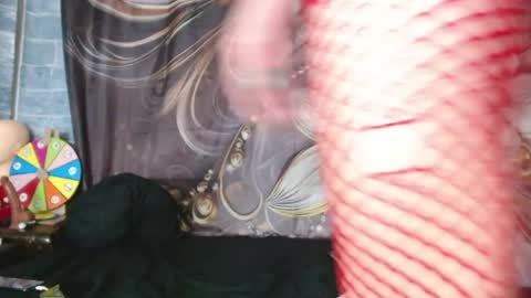 Allys xoxo online show from December 21, 2025, 11:01 pm