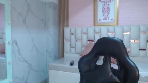 Allysa  online show from November 10, 2025, 8:30 pm