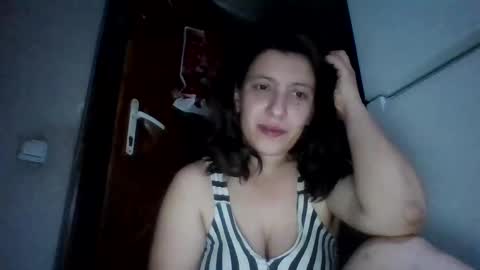 Snapshot of alma_amy chatting on January 9, 2025, 9:16 pm Alma online show from January 9, 2025, 9:16 pm