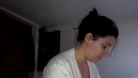 Snapshot of alma_amy chatting on February 13, 2026, 9:22 pm Alma online show from February 13, 2026, 9:22 pm