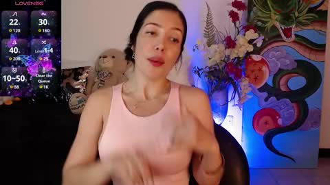 alma_art_ online show from February 20, 2025, 5:18 pm