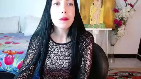 alma_art_ online show from September 28, 2025, 12:16 am