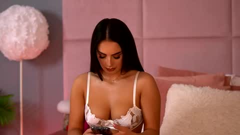 Emma online show from June 3, 2026, 4:04 am