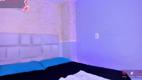 almalopez_ online show from November 7, 2025, 1:00 pm