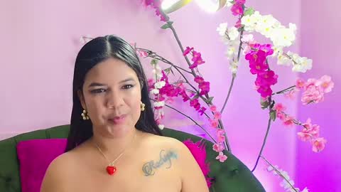 Snapshot of almendraevans chatting on January 25, 2025, 2:36 pm ALMENDRAEVANS online show from January 25, 2025, 2:36 pm