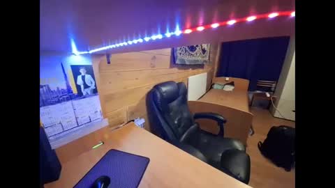 almirsex online show from November 2, 2025, 4:42 pm