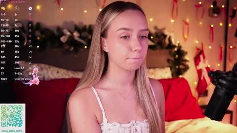 Lia online show from December 16, 2025, 3:33 am