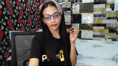 Alondra  online show from January 12, 2025, 2:35 am