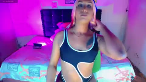 alondragill_ online show from July 9, 2026, 10:47 pm