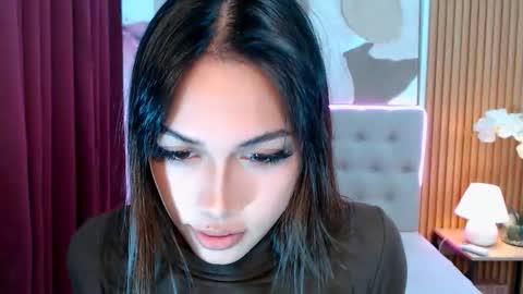 Alondra online show from March 19, 2026, 2:04 am