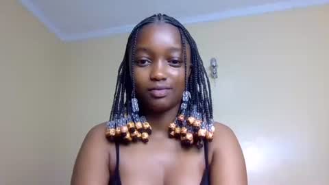 Snapshot of alora_bby chatting on November 19, 2025, 1:16 am Elly online show from November 19, 2025, 1:16 am