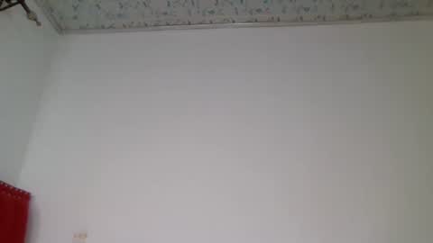 Snapshot of alora_bby chatting on November 24, 2025, 12:16 pm Elly online show from November 24, 2025, 12:16 pm