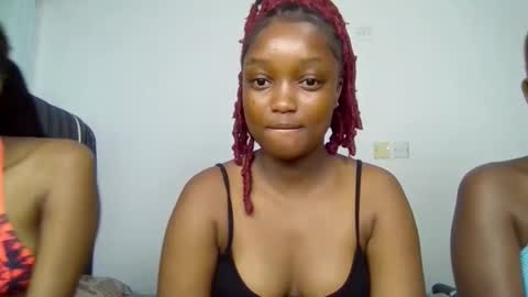 Snapshot of alora_bby chatting on March 9, 2026, 7:23 am Elly online show from March 9, 2026, 7:23 am