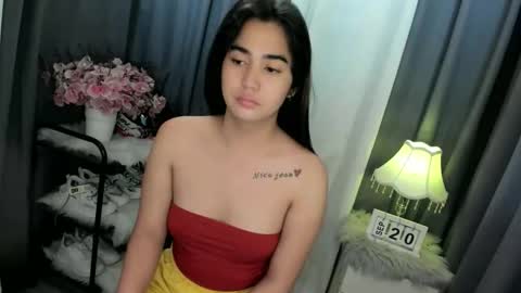 alovelydollnica online show from September 19, 2025, 10:43 pm