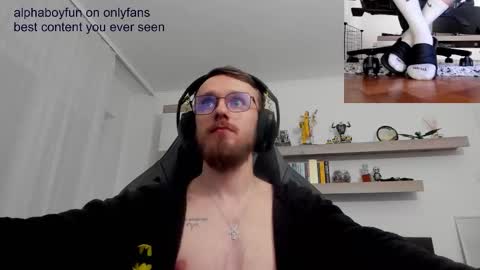 Snapshot of alphaboyfun chatting on December 17, 2025, 4:46 pm Andi online show from December 17, 2025, 4:46 pm