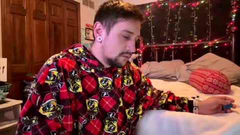 alphadomcole online show from December 19, 2025, 9:38 am