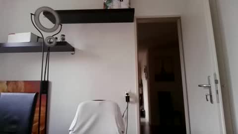 alphah_hunk online show from November 29, 2025, 8:28 am