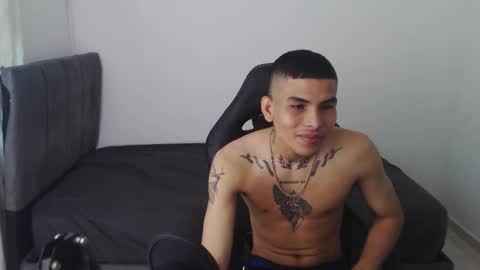 alphas_latins online show from May 9, 2026, 6:46 pm