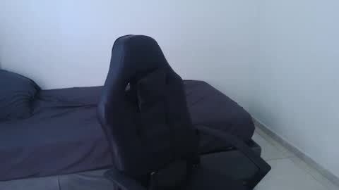 alphas_latins online show from May 22, 2026, 6:02 pm