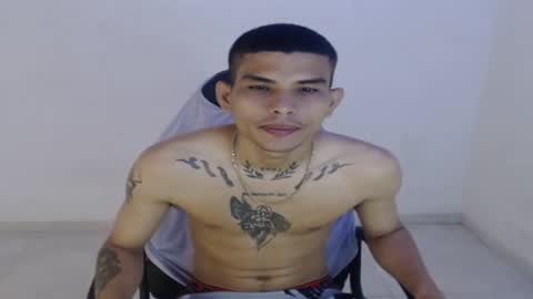 alphas_latins online show from May 26, 2026, 6:26 pm