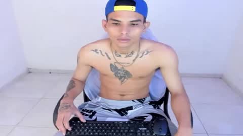 alphas_latins online show from May 30, 2026, 6:27 pm